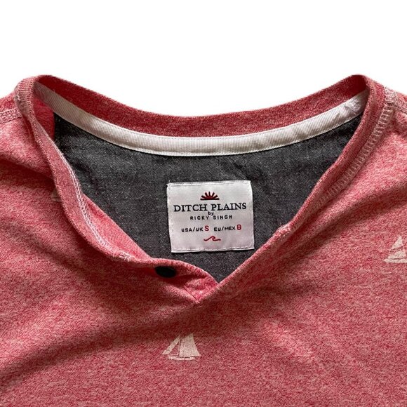 Ditch Plains Ricky Singh T-Shirt Men's Size S Red Sail Boat Pattern Short Sleeve - Picture 3 of 7